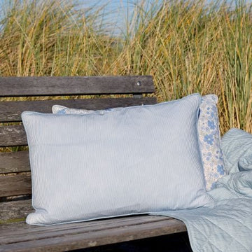 Aix Pudebetræk med mælkedrengestriber, chic antique, 50x35 cm sky blue og hvid